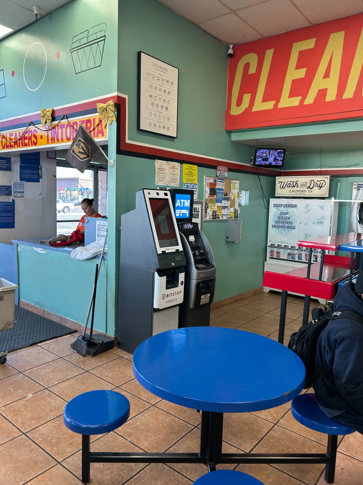 THEREDTHREAD トップス コンビニ、ATM支払い❌ Bitcoin ATM at Linen Fresh Laundry - Bonanza in Las Vegas, NV
